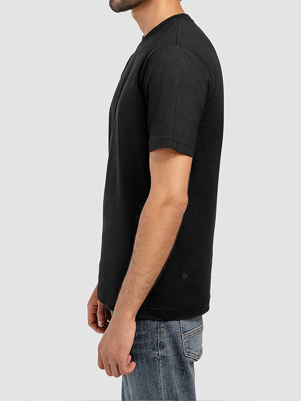 Aouli - Men T-Shirt - Regular Fit - Black